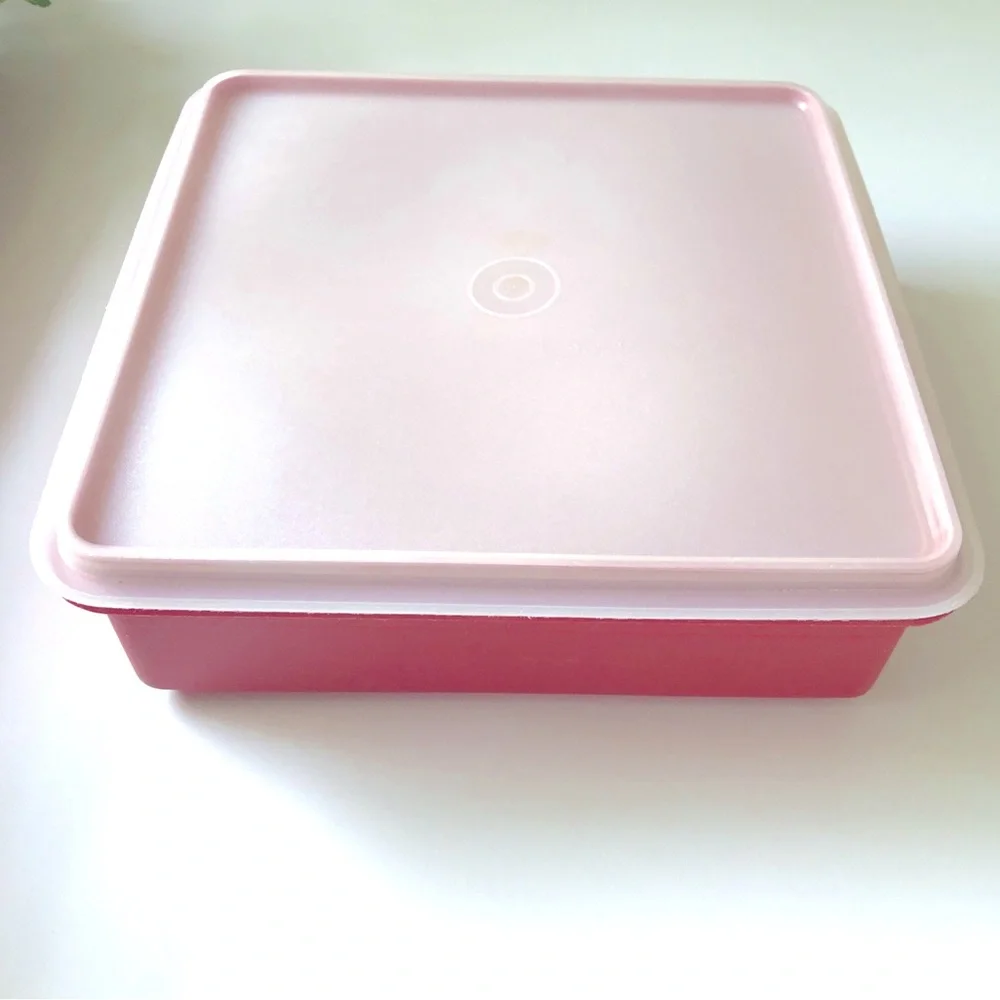 Vintage Tupperware Square Snack Keeper Food Storage Container Paprika Red #514